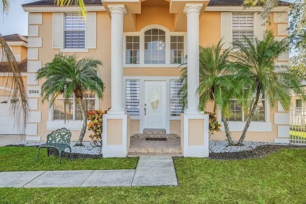 Gorgeous Floridian Style 5 Bed 3 Bath Pool Home 5 Bedroom Villa by Redawning
