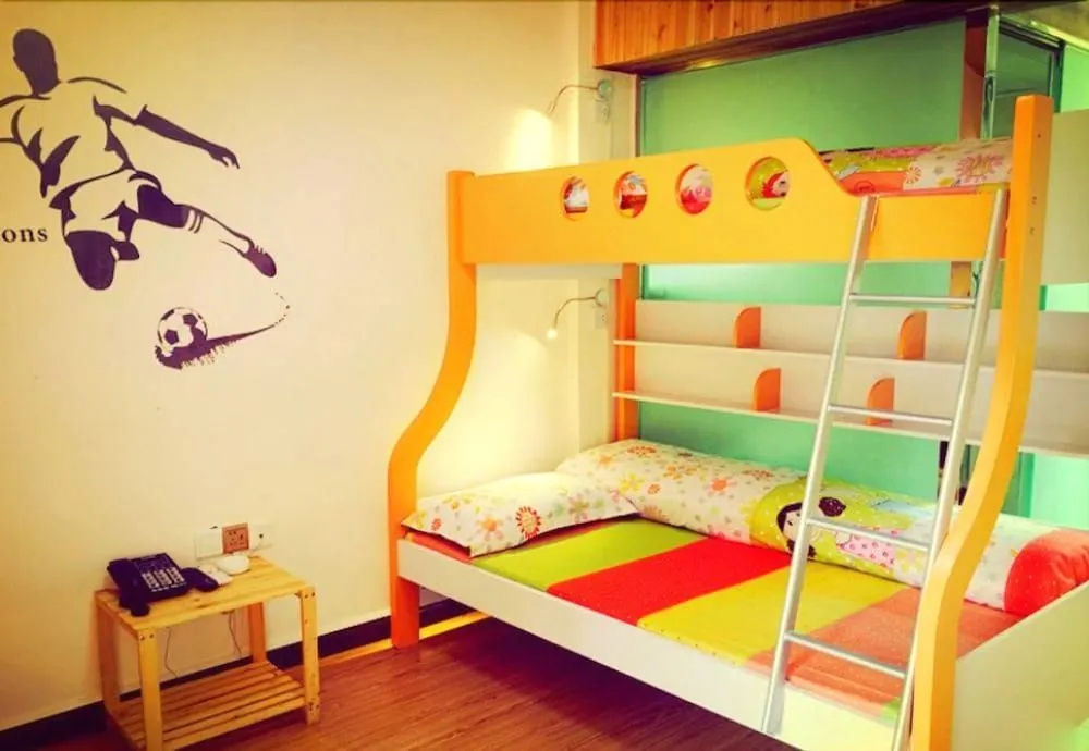 Luguhu Crazy Bird Youth Hostel