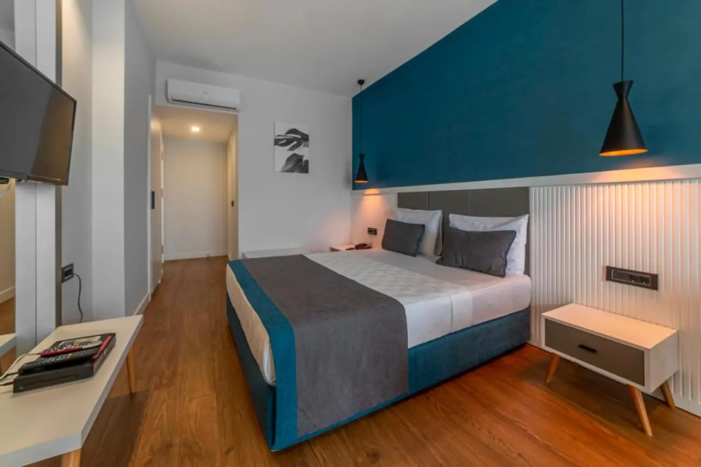 Tema 242 Hotel