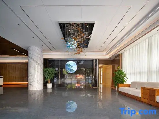 Meihong Hotel (Dehong Mangshi Airport Mangshi Square)