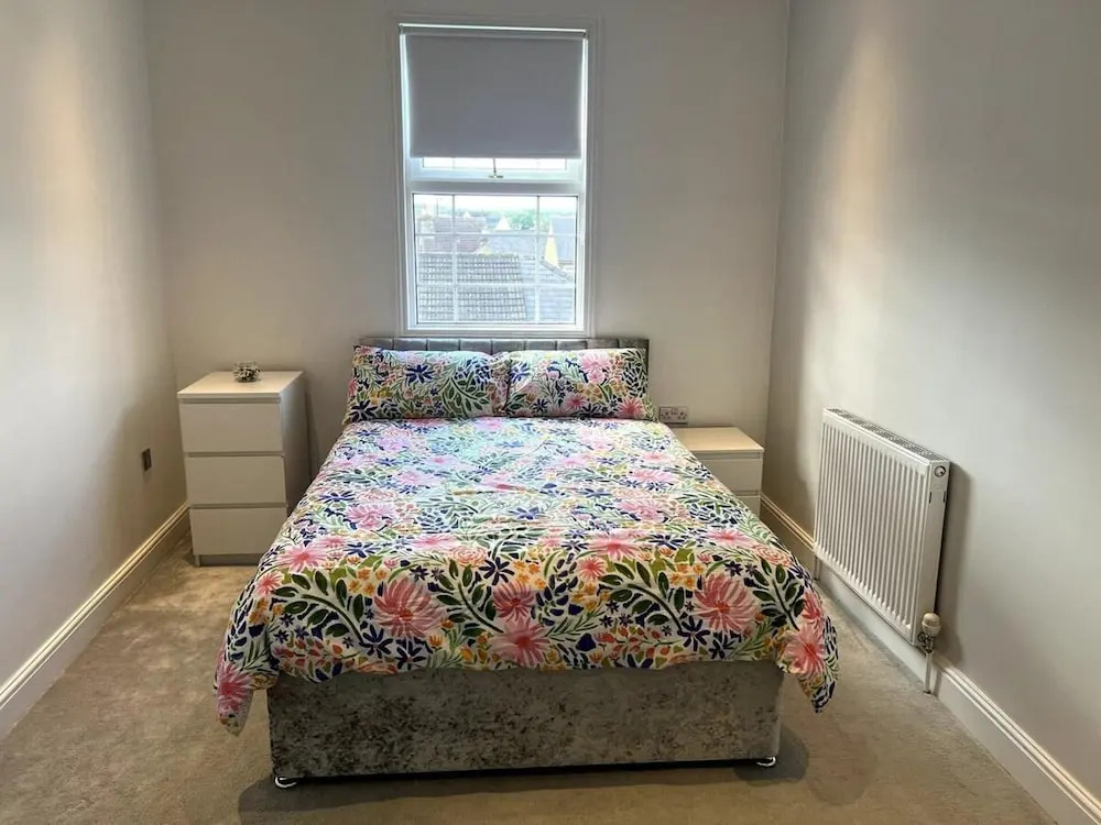 3 Bedroom House in London - Private Garage - Wi-fi