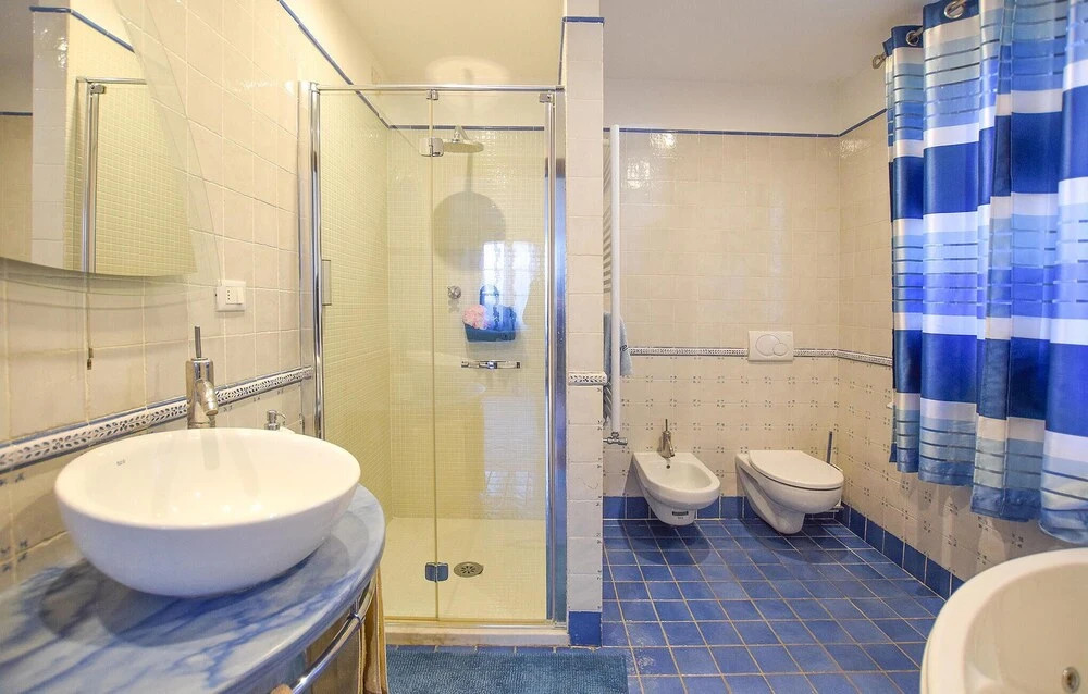 Gorgeous Home In Massarosa With Wifi
