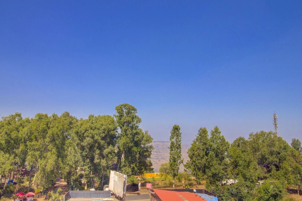 OYO 11758 Royal Hills