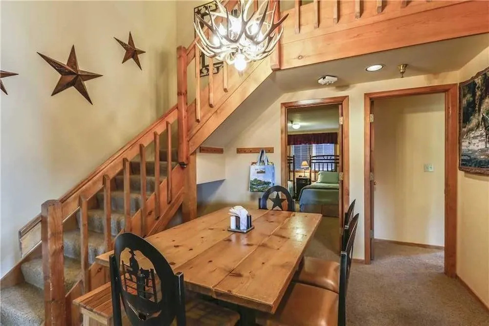 TYRA SKI IN OUT 4 BR Condo