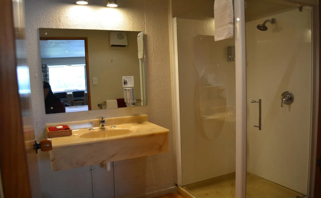 Lakeview Motel