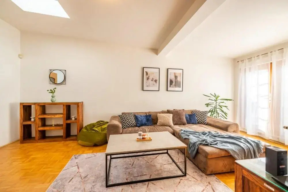 Templová 7 - Old Town Large Apartment with Terrace
