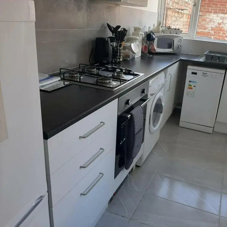 South Shield's Hidden Gem Amethyst 3 Bedroom House Sleeps 6 Guests