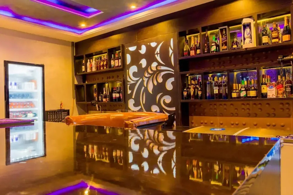 House 10 Luxury Hotel and Suites