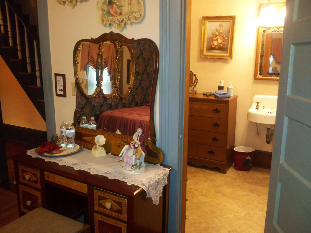 Goodbread House Bed & Breakfast Inn