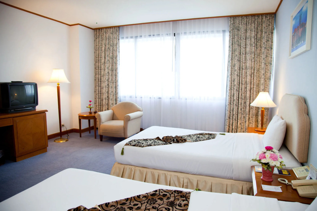 Thumrin Thana Hotel
