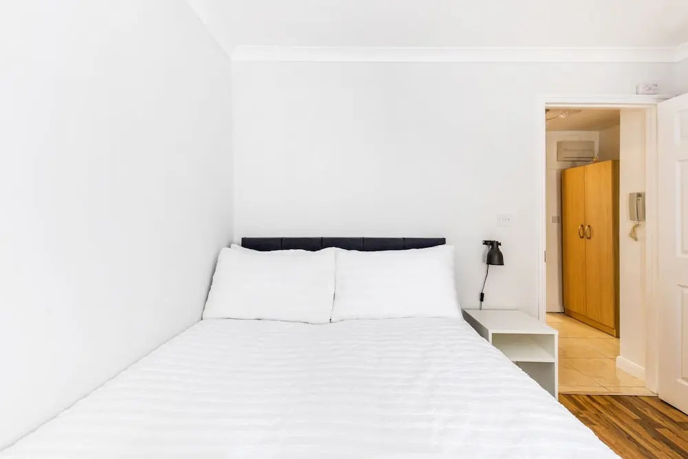 Old Street Apartments by MoreThanStays