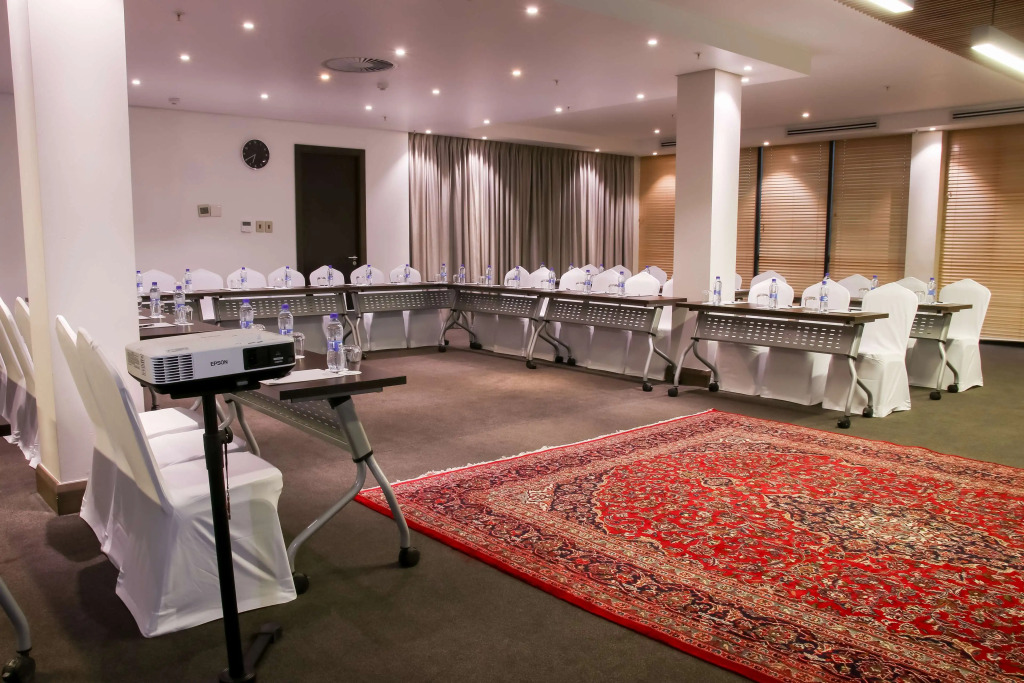 Legend Hotel Lagos Airport, Curio Collection By Hilton