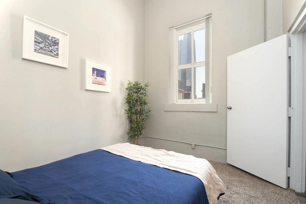 One Bed Loft Apartment with great wifi!
