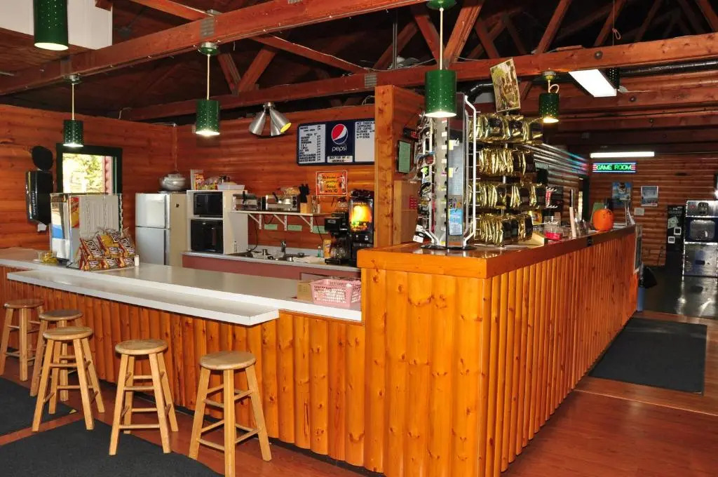 Arrowhead Camping Resort Cabin 1