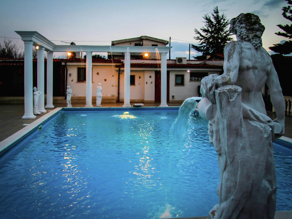 Spacious Villa in Anzio with Private Swimming Pool