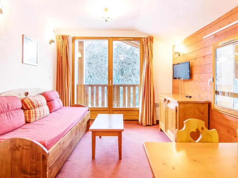Alpine Apartment Near Slopes