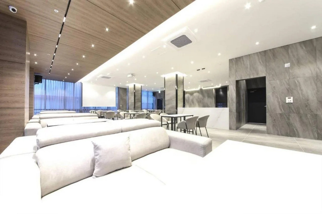 Gray Hotel Busan Station