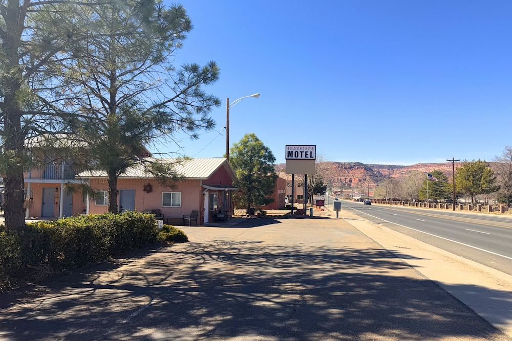 Travelers Motel