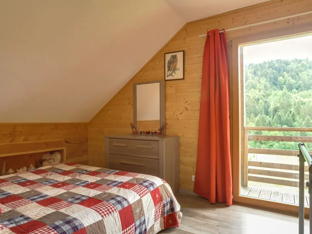 Brand-new Wooden Chalet Offering Vast Views, 800m From Gérardmer and Close to the Pistes