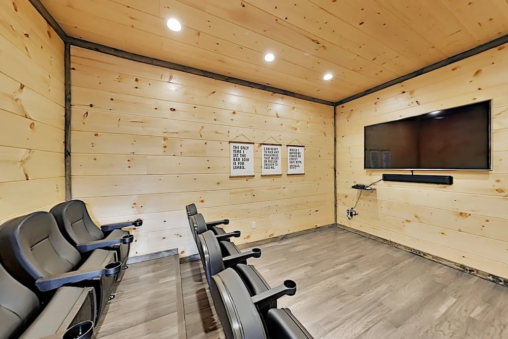 2 All-suite Luxury S W/ Swim Spa & Hot Tub 10 Bedroom Cabin