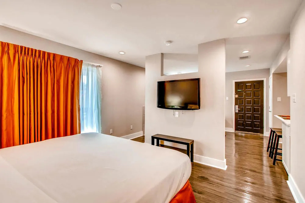 Orangewood Suites