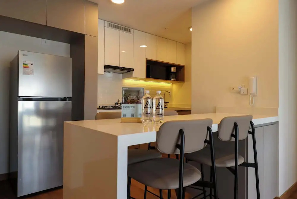 w Luminous 2BR w Balcony in Miraflores