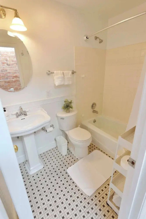 Penn & Ten- Spacious Capitol Hill Rowhouse