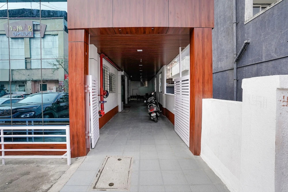 FabHotel New 7 Star
