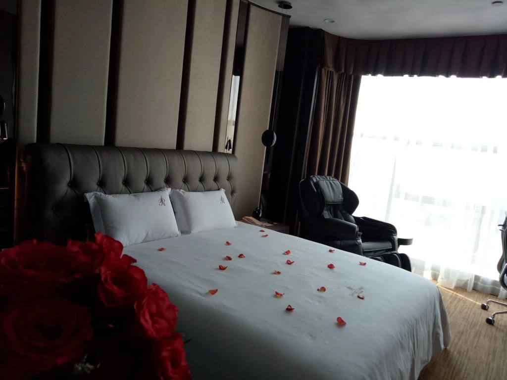DeRUCCI Hotel
