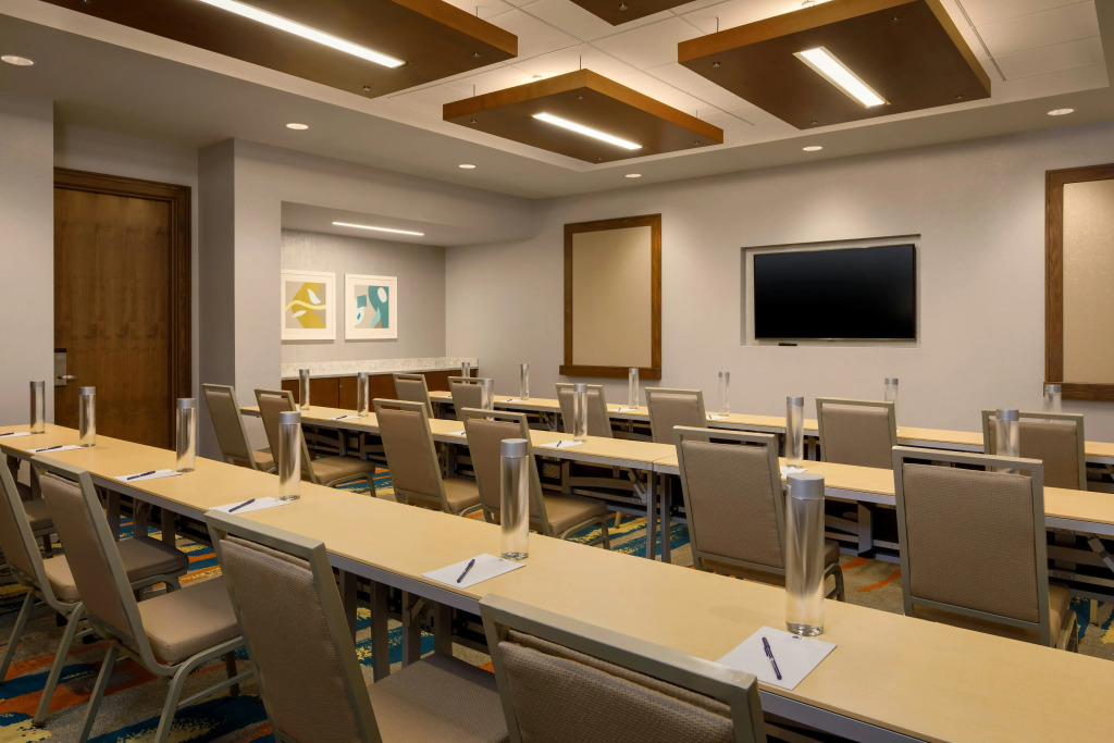 DoubleTree by Hilton Pittsburgh - Cranberry