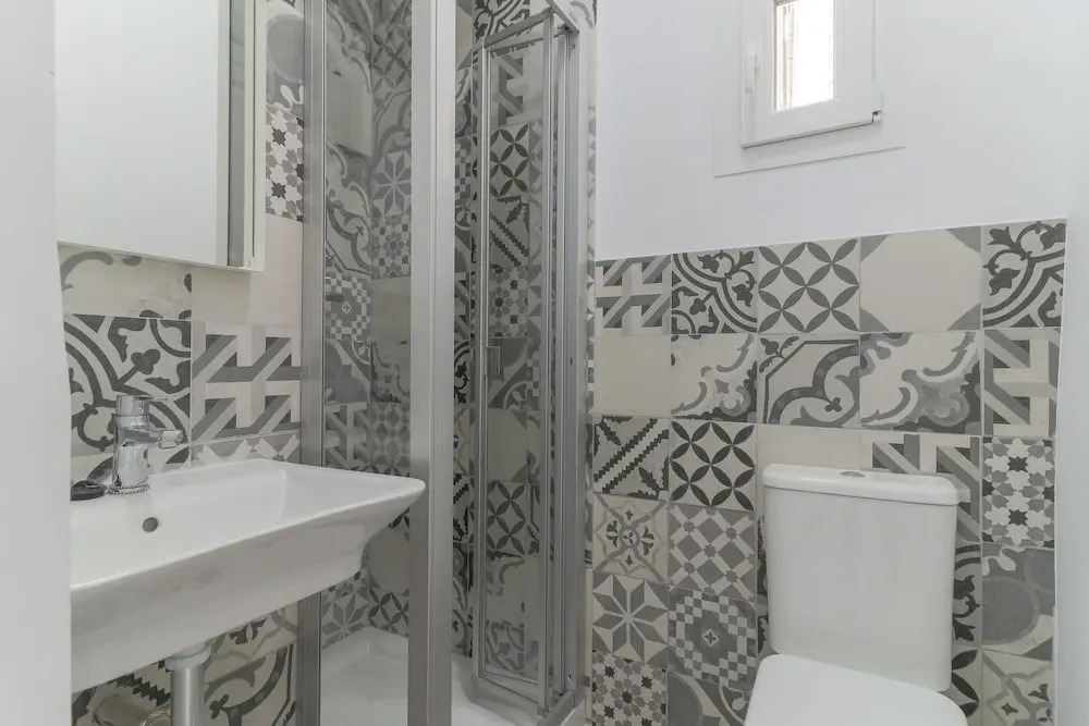 Cosy 7 Bedrooms in Plaza Merced