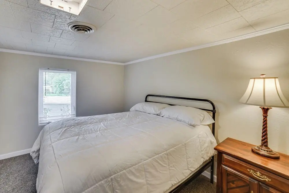 Walk to River: Oacoma Home w/ Dog-friendly Yard!