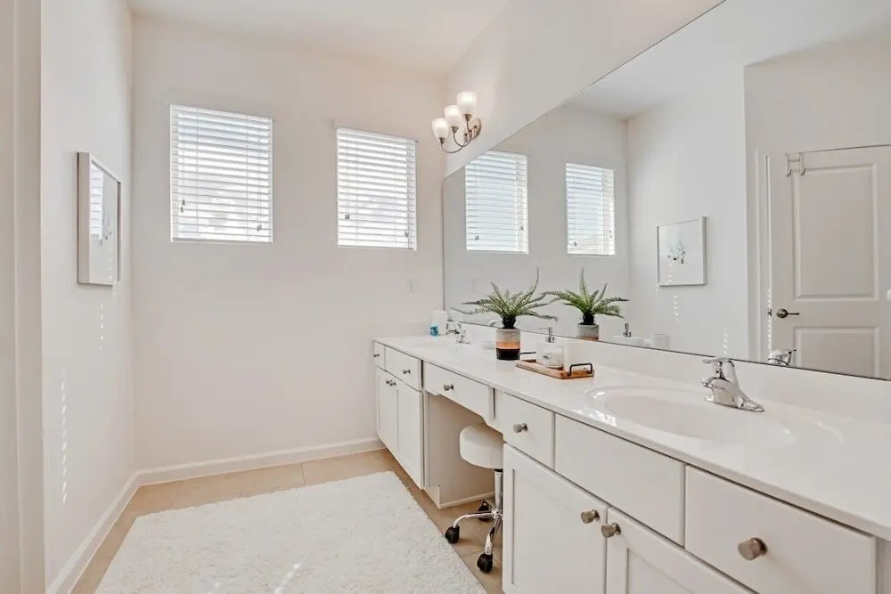 Very Private Surroundings Pool, Game Room & More! 7 Bedroom Home