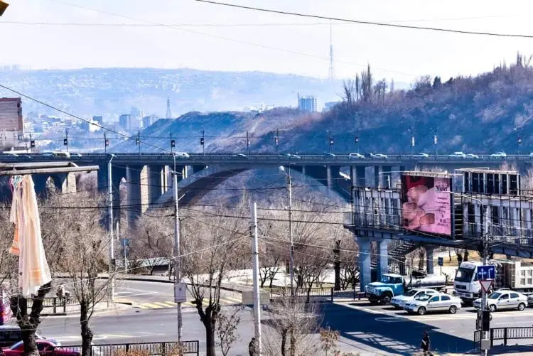 Naprotiv Sportivno-Kontsertnogo Kompleksa