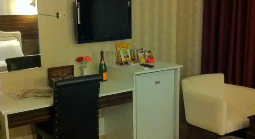 Envoy Hotel