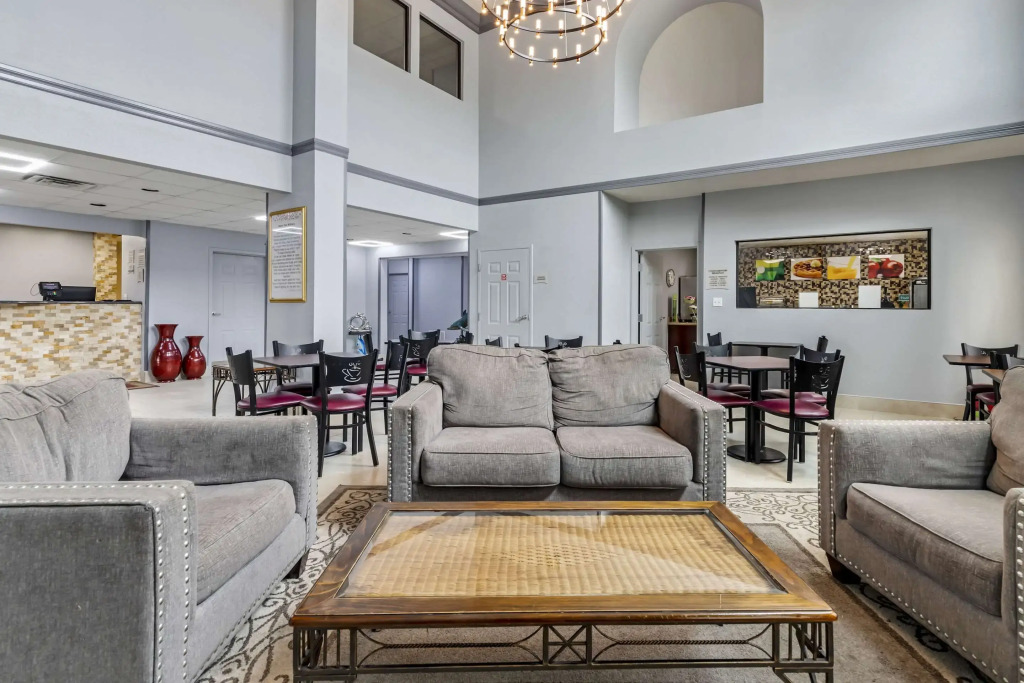 Quality Inn Near Seaworld - Lackland