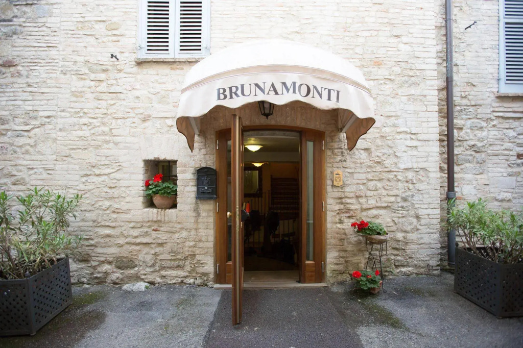 Palazzo Brunamonti Boutique Hotel
