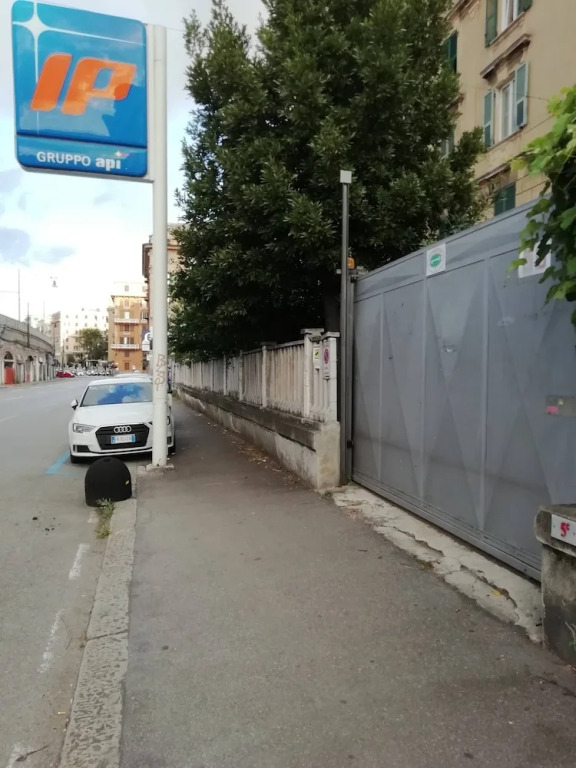Appartamento a Invrea Posto Auto Incluso