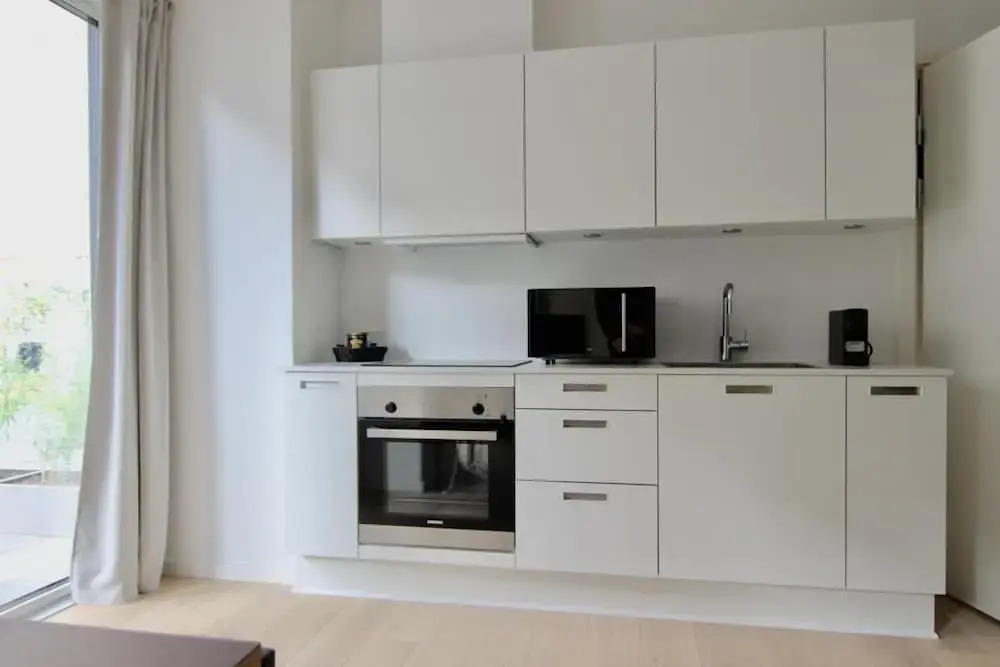 Cool Studio Apartment w Private Terrace - 219