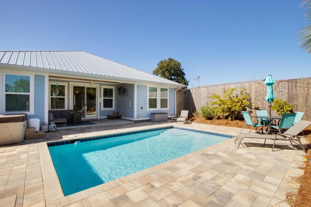 Gorgeous 3bd/2.5ba NEW Home w/ Private Heated Pool Steps From Beach!