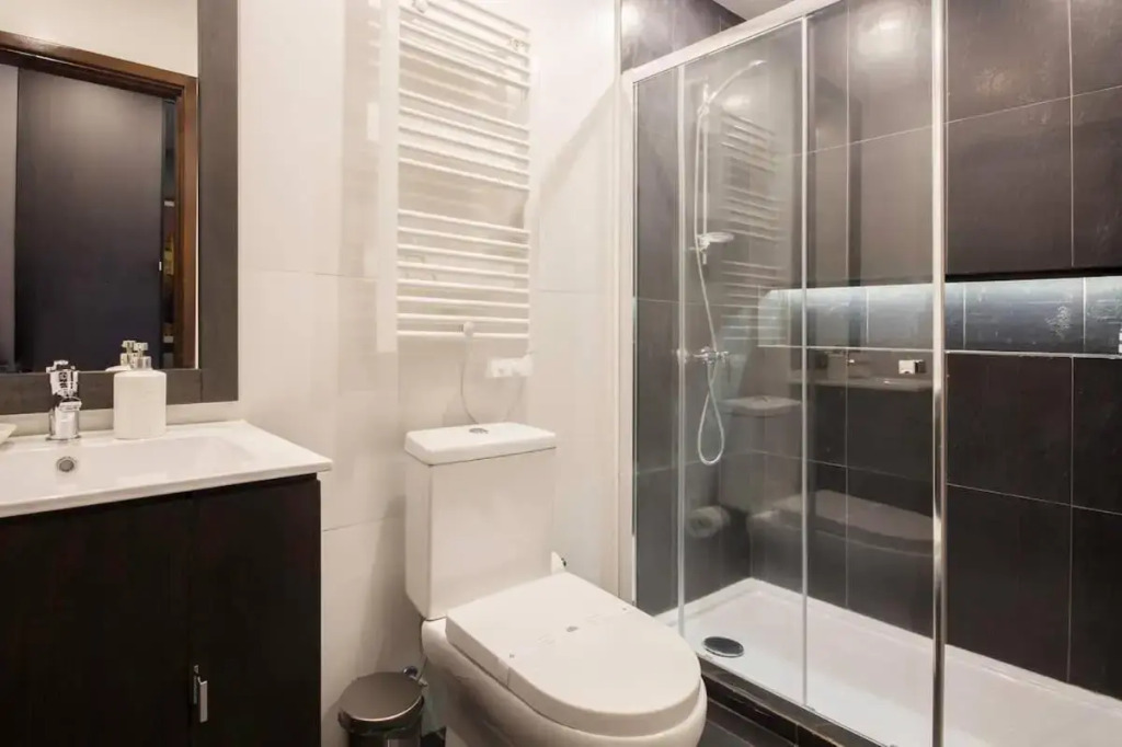 NEW! Galé Modern Apartment(elevator,parking) 446