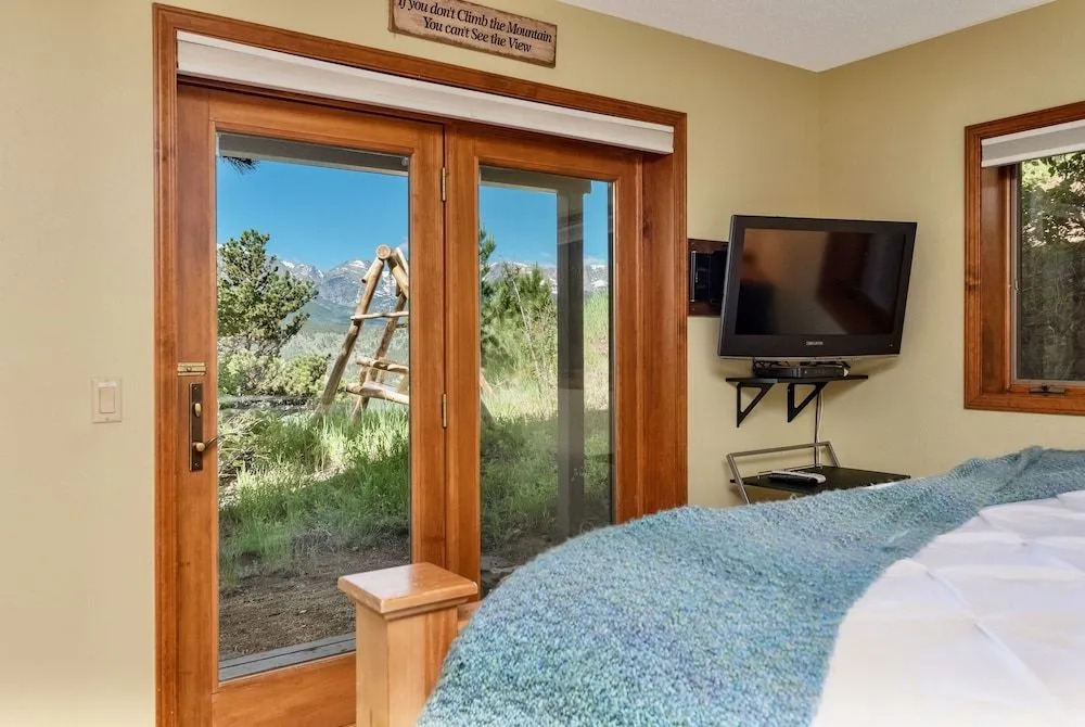 Divine Luxury Vacation At Windcliff 3 Bedroom Home by RedAwning