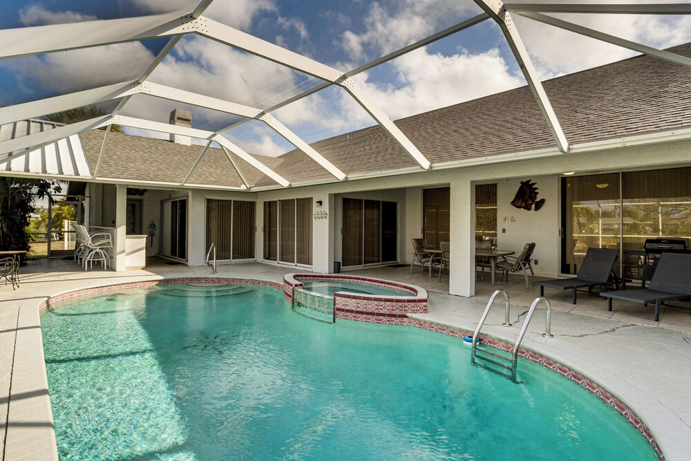 Canal-front Gem w/ Private Dock in Port Charlotte!
