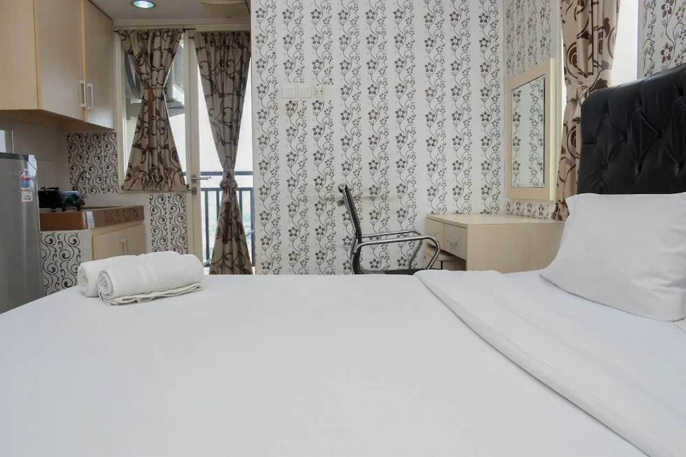 Comfy And Tidy Studio Apartment At Margonda Residence 4 Near Ui