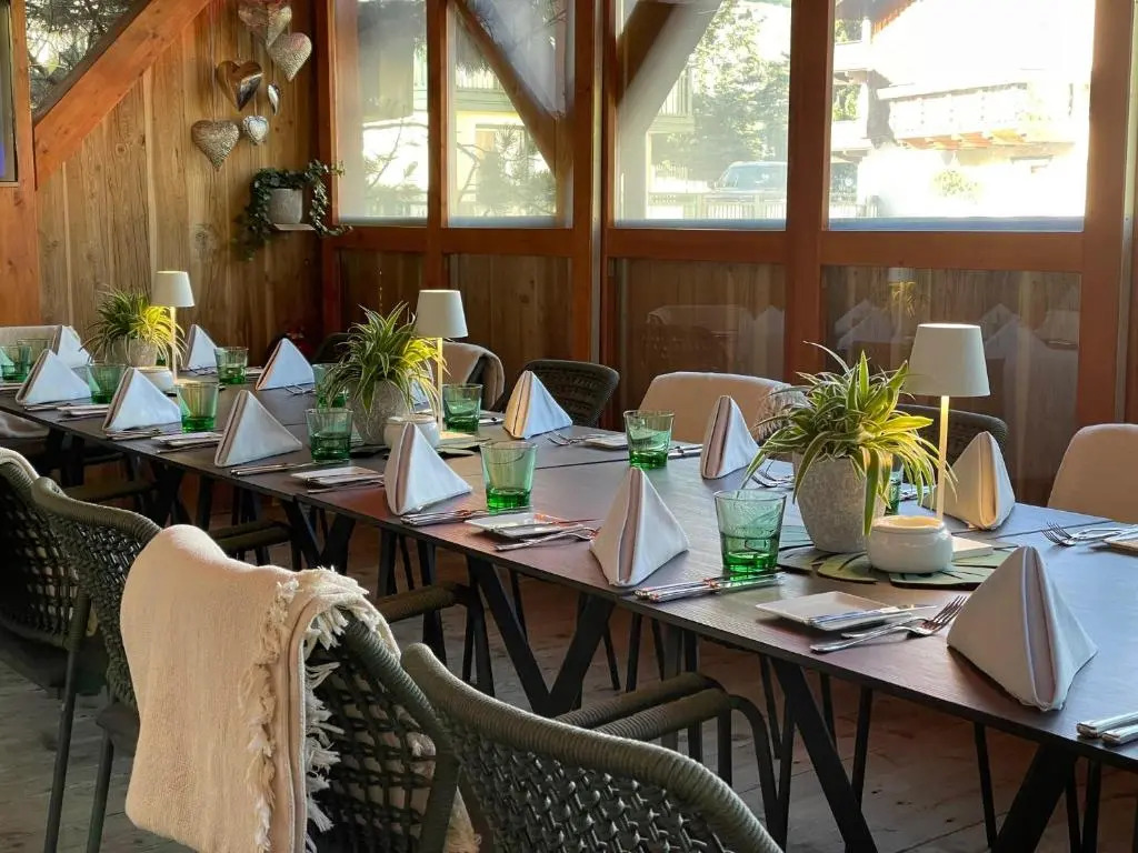 Schindler "Bed & Food Experience"