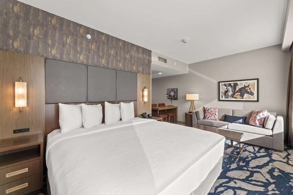 Embassy Suites By Hilton Irving Las Colinas
