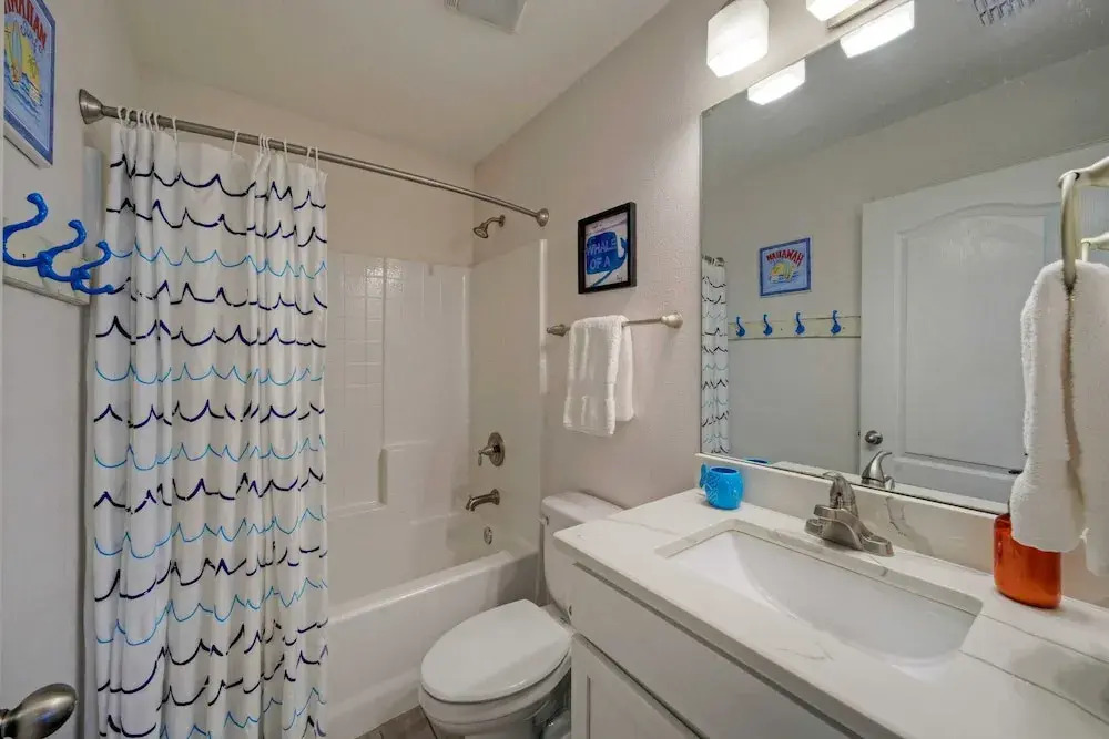 Purple Parrot by Avantstay Heated Pool, Beach Access & Central Port A Location