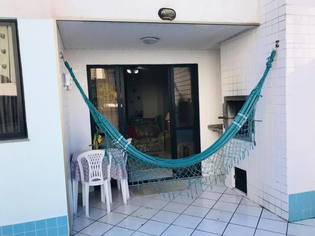 Meia Praia 150 metros mar