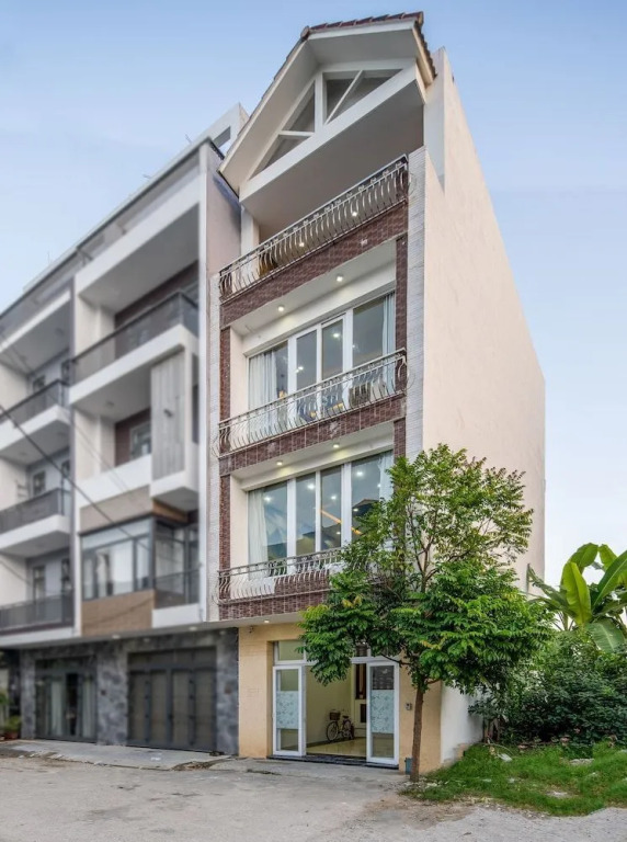 T P Luxury House