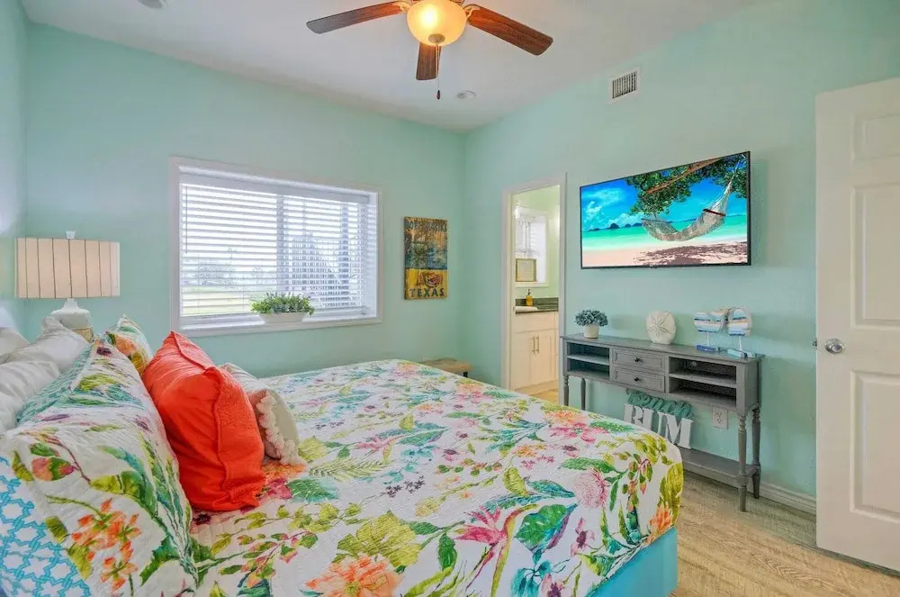 Beach Boardwalk 2 Pools, Tennis & Pickleball Shorely Blessed by Avantstay